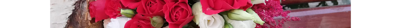 Buchet de mireasă cu flori de sezon: de la bujorii de primăvară la tonurile calde de toamnă