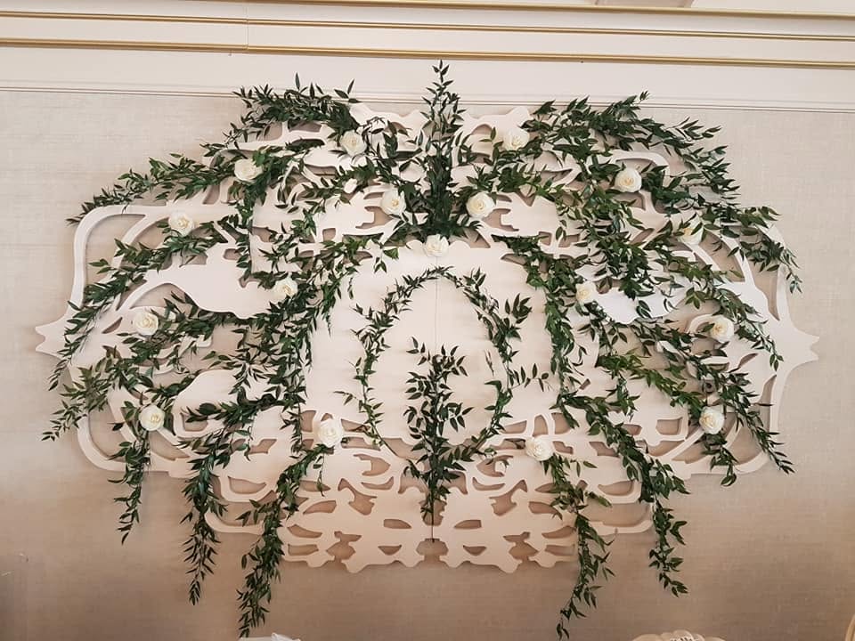 Cum construiești un photo corner floral elegant
