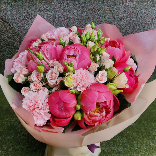 Buchet cu bujori corai