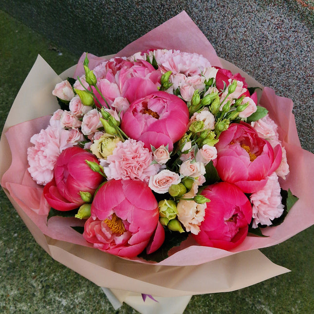 Buchet cu bujori corai