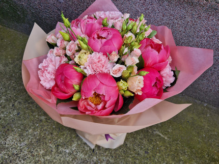 Buchet cu bujori corai
