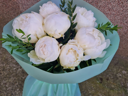 Buchet cu 7 bujori albi