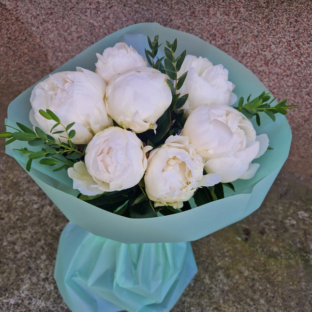 Buchet cu 7 bujori albi