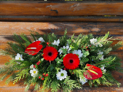 Aranjament funerar cu anturium si germini