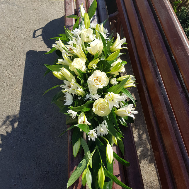 Aranjament funerar cu crizantema si crini