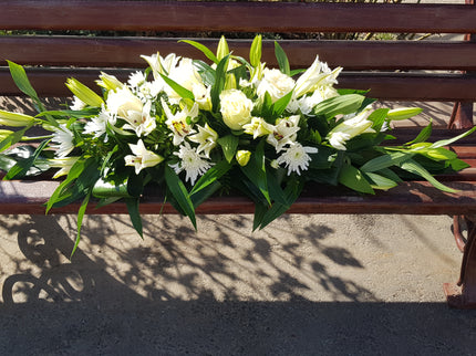 Aranjament funerar cu crizantema si crini