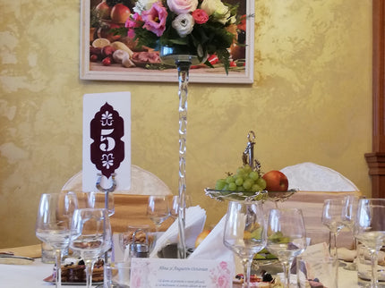Aranjament floral cu trandafiri albi, roz si eustoma roz