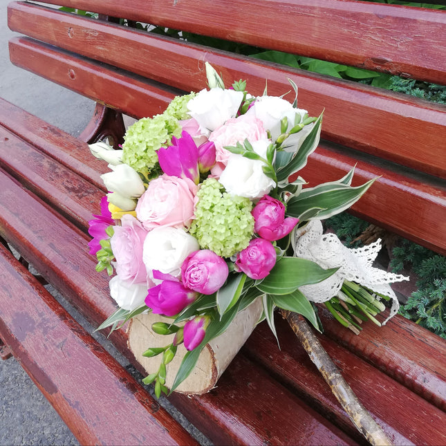 Buchet mireasa cu viburnum