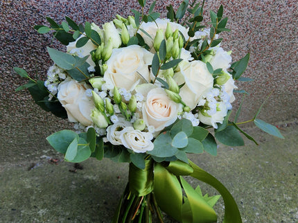 Buchet de mireasa alb-verde