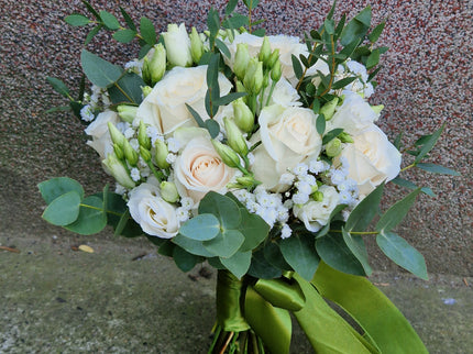 Buchet de mireasa alb-verde
