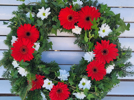 Coroana cu gerbera rosie si crizantema
