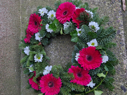 Coroana cu gerbera fucsia