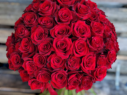 Buchet cu 101 trandafiri rosii