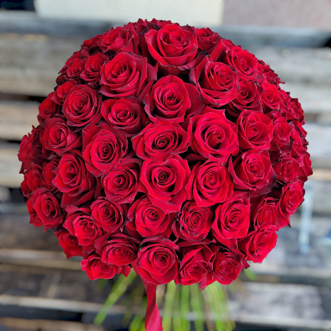 Buchet cu 101 trandafiri rosii