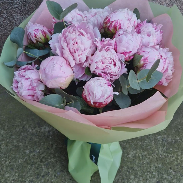 Buchet cu 13 bujori roz